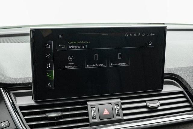 Photo of 2022 Silver Metallic Audi Q5 e