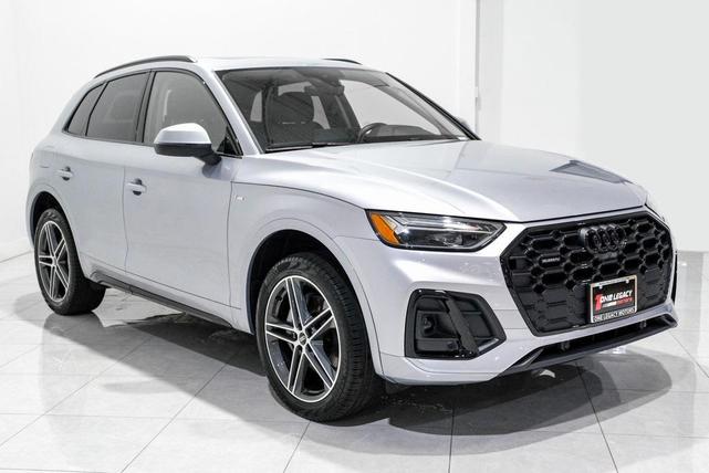 Photo of 2022 Silver Metallic Audi Q5 e