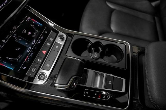 Photo of 2023 White Audi Q7