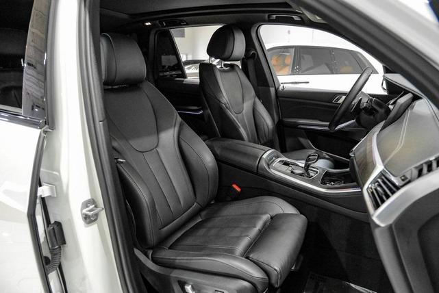 Photo of 2022 Alpine White BMW X5