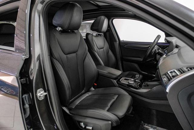 Photo of 2022 Dark Graphite Metallic BMW X4