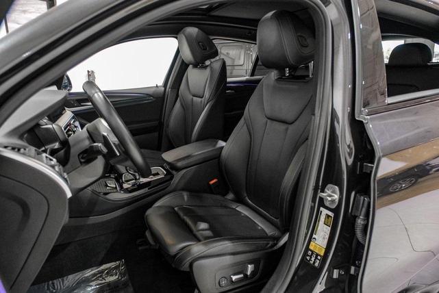 Photo of 2022 Dark Graphite Metallic BMW X4