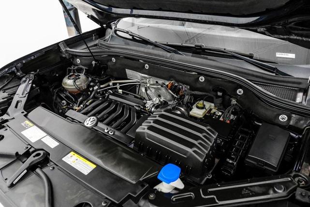 Photo of 2023 Deep Black Pearl Volkswagen Atlas