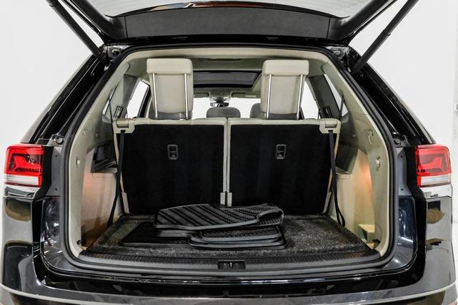 Photo of 2023 Deep Black Pearl Volkswagen Atlas