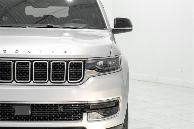 Photo of 2023 Silver Zynith Jeep Wagoneer