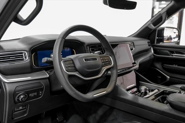 Photo of 2023 Silver Zynith Jeep Wagoneer