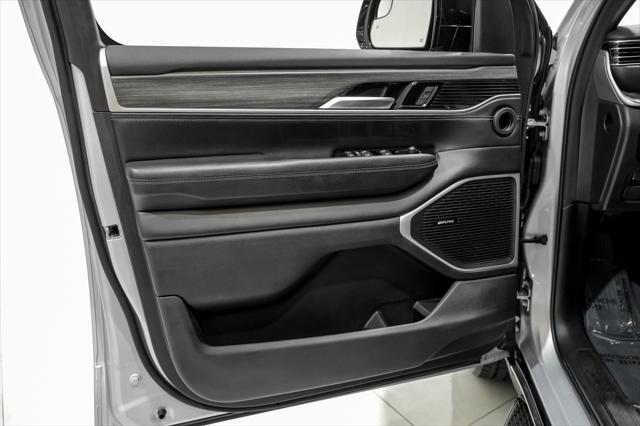 Photo of 2023 Silver Zynith Jeep Wagoneer