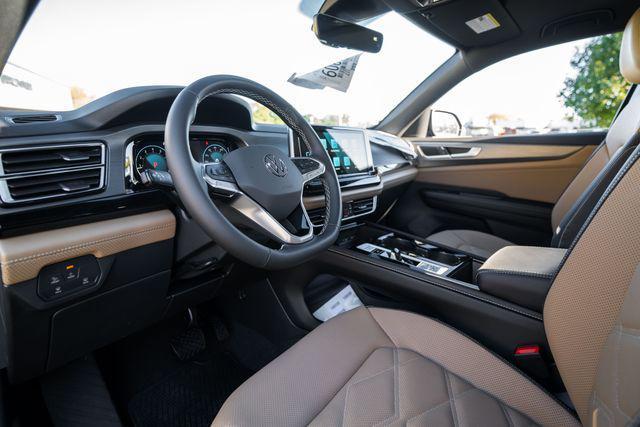 Photo of 2026 Deep Black Pearl Volkswagen Atlas Cross Sport
