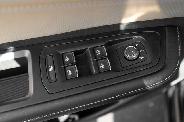 Photo of 2026 Deep Black Pearl Volkswagen Atlas Cross Sport