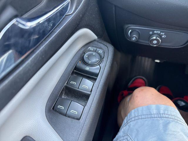 Photo of 2019 Sandy Ridge Metallic Chevrolet Equinox