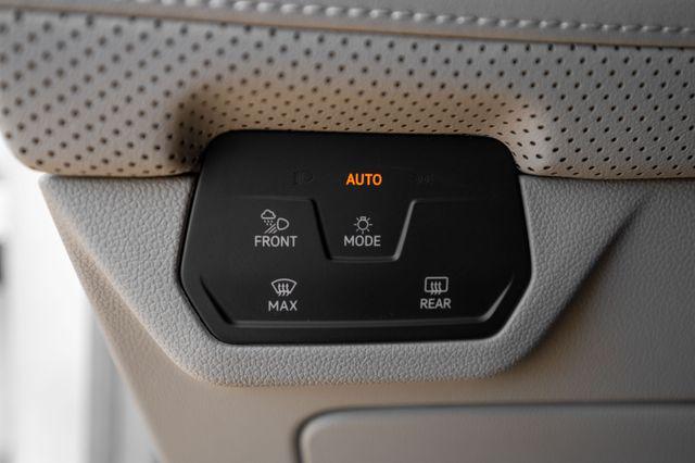 Photo of 2025 Silver Mist Metallic Volkswagen Atlas