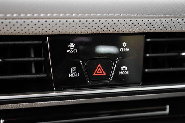 Photo of 2025 Silver Mist Metallic Volkswagen Atlas