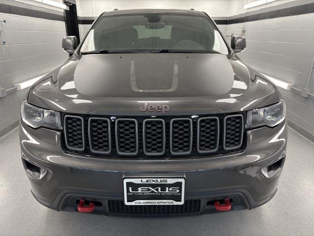 Photo of 2017 Granite Crystal Metallic Clearcoat Jeep Grand Cherokee