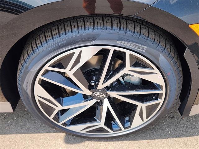 Photo of 2025 Onyx Black Hyundai IONIQ 6