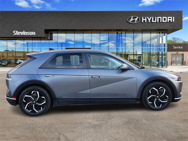 Photo of 2024 Gray Hyundai IONIQ 5