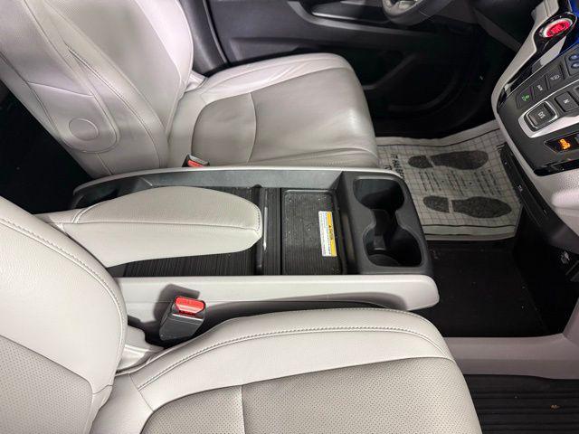 Photo of 2019 Lunar Silver Metallic Honda Odyssey