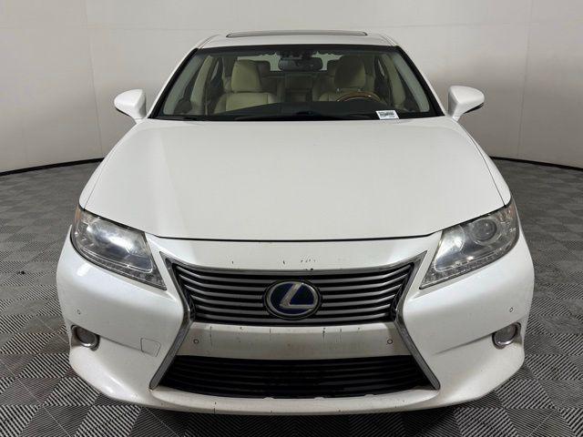 Photo of 2013 Starfire Pearl Lexus ES 300h