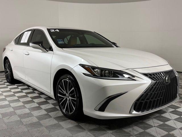 Photo of 2024 Eminent White Pearl Lexus ES 300h