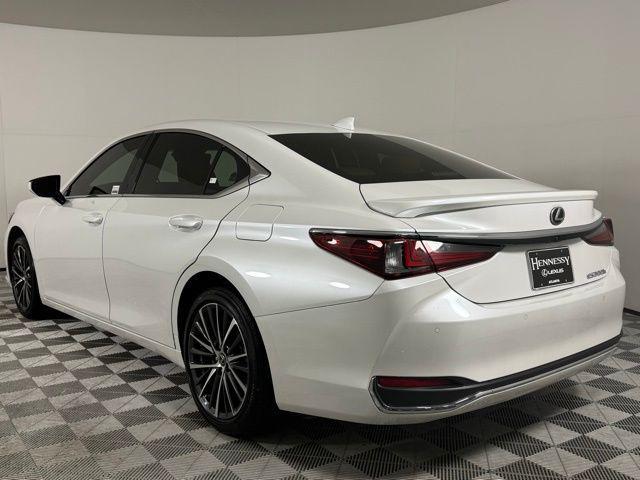 Photo of 2024 Eminent White Pearl Lexus ES 300h