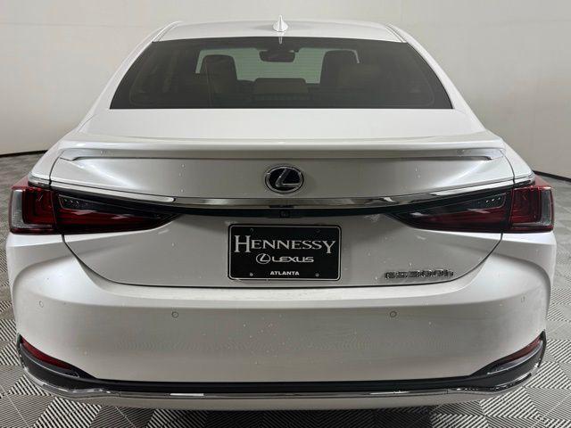Photo of 2024 Eminent White Pearl Lexus ES 300h