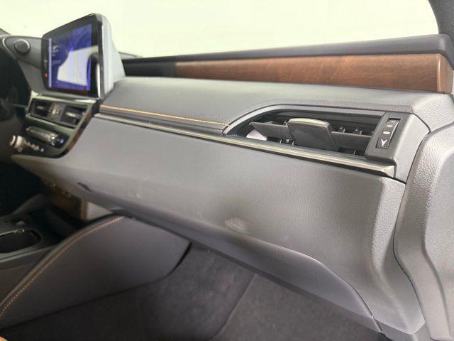 Photo of 2024 Eminent White Pearl Lexus ES 300h