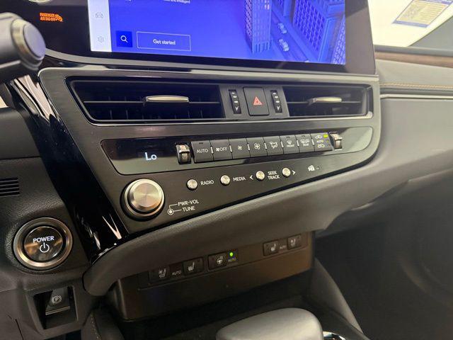 Photo of 2024 Eminent White Pearl Lexus ES 300h