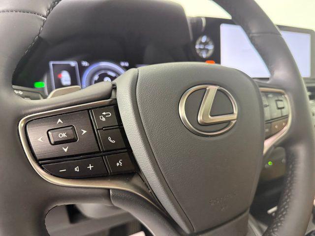 Photo of 2024 Eminent White Pearl Lexus ES 300h