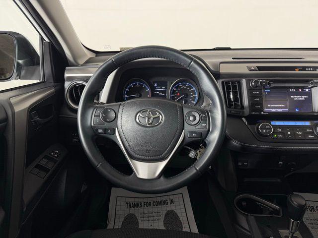 Photo of 2017 Super White Toyota RAV4