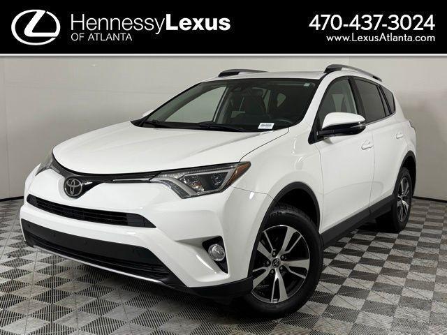 Photo of 2017 Super White Toyota RAV4