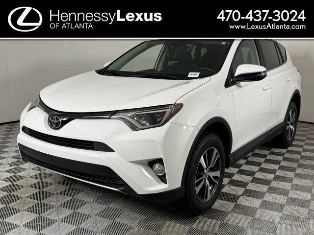 Photo of 2017 Super White Toyota RAV4