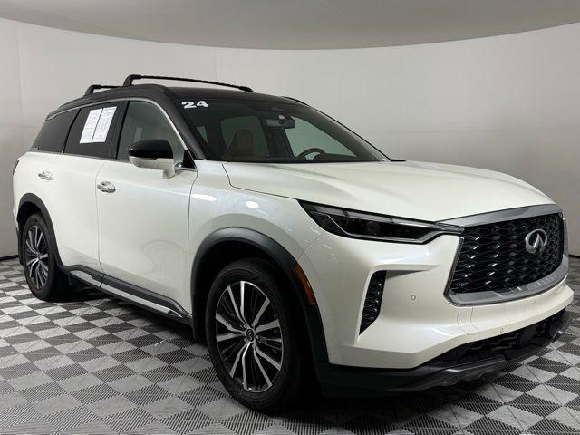 Photo of 2024 Majestic White/Black Obsidian INFINITI QX60
