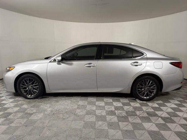 Photo of 2018 Silver Lining Metallic Lexus ES 350