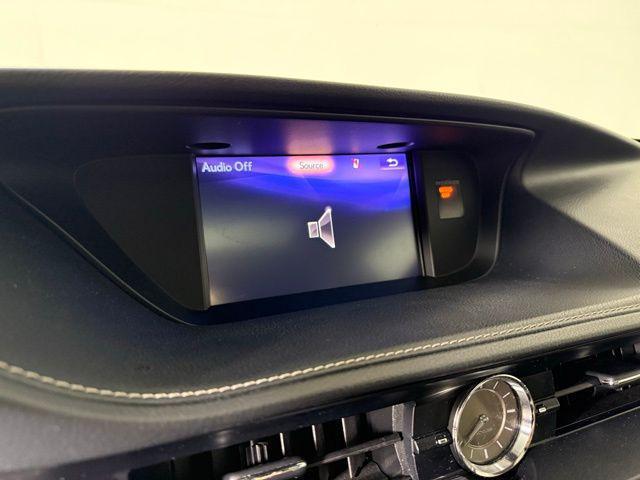 Photo of 2018 Silver Lining Metallic Lexus ES 350