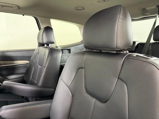 Photo of 2022 Everlasting Silver Kia Telluride