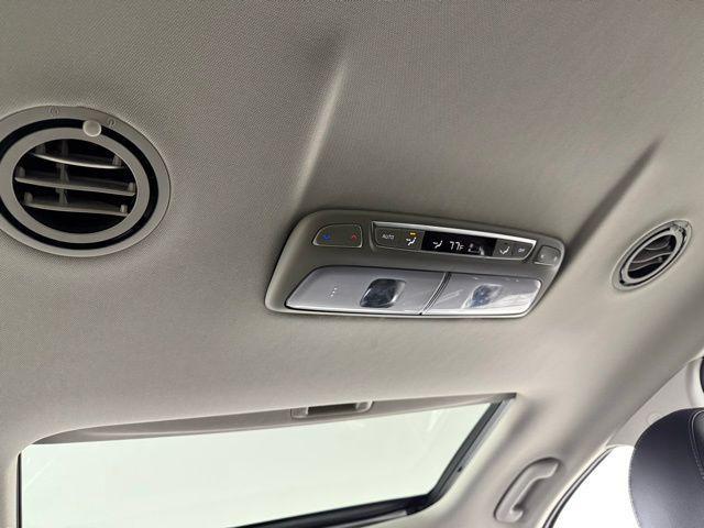 Photo of 2022 Everlasting Silver Kia Telluride
