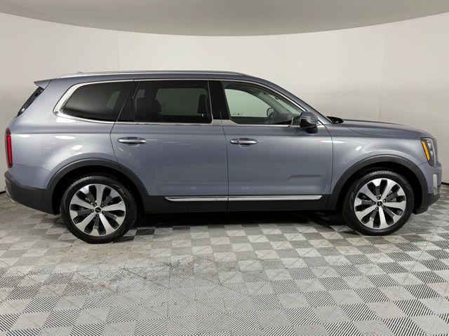 Photo of 2022 Everlasting Silver Kia Telluride