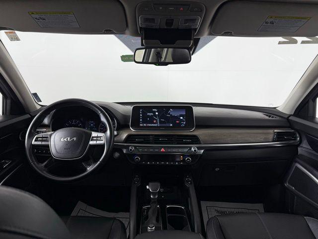 Photo of 2022 Everlasting Silver Kia Telluride