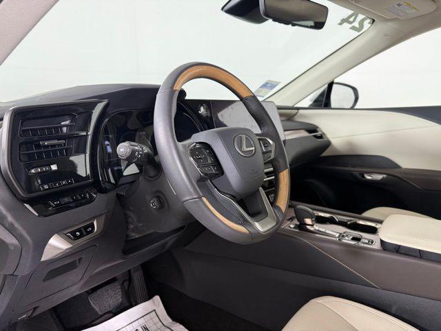 Photo of 2024 Eminent White Pearl Lexus RX 350