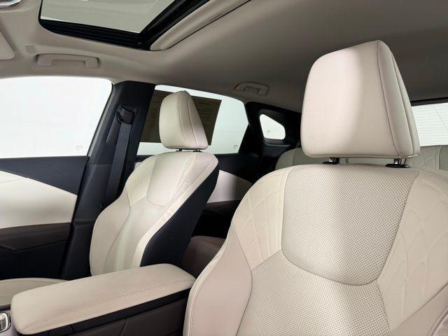 Photo of 2024 Eminent White Pearl Lexus RX 350