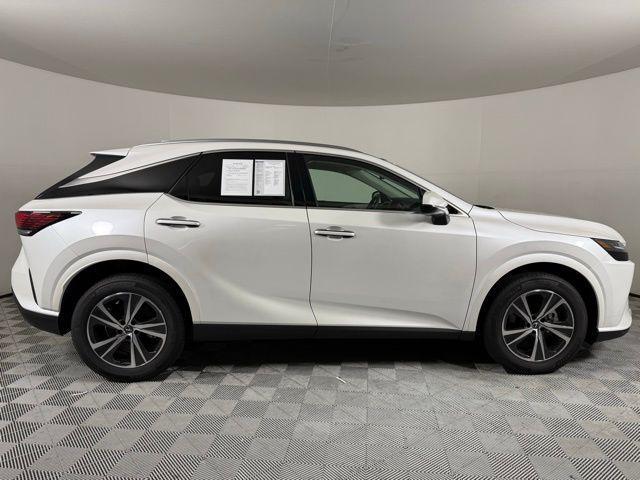 Photo of 2024 Eminent White Pearl Lexus RX 350