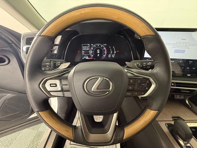 Photo of 2024 Eminent White Pearl Lexus RX 350