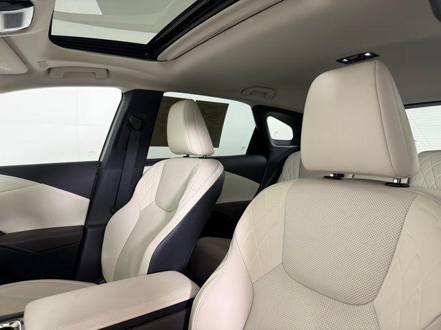 Photo of 2024 Eminent White Pearl Lexus RX 350