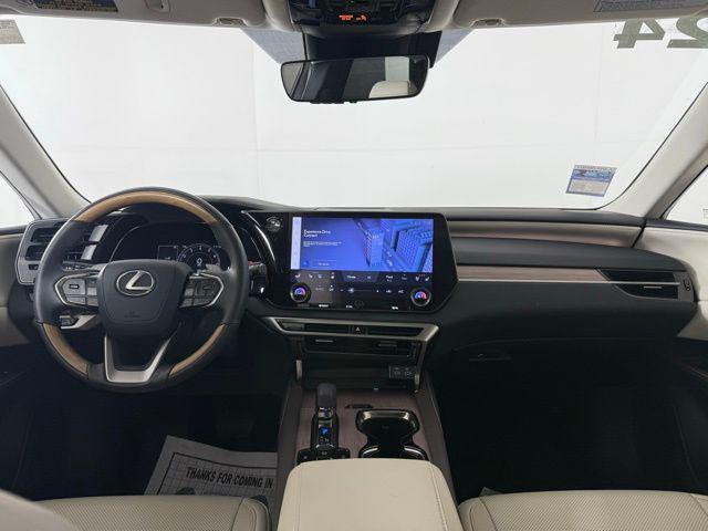 Photo of 2024 Eminent White Pearl Lexus RX 350