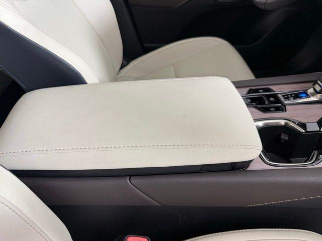 Photo of 2024 Eminent White Pearl Lexus RX 350