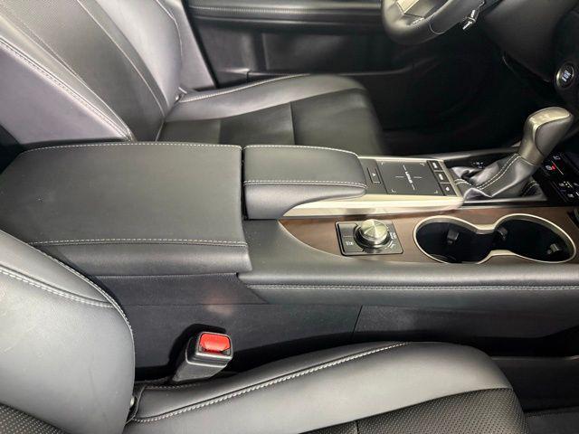 Photo of 2022 Eminent White Pearl Lexus RX 350