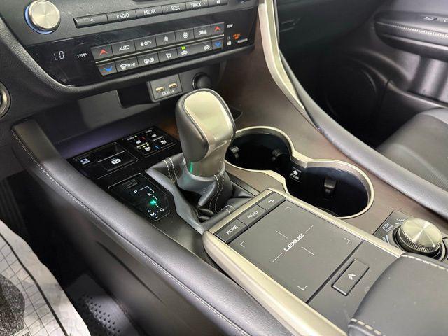 Photo of 2022 Eminent White Pearl Lexus RX 350