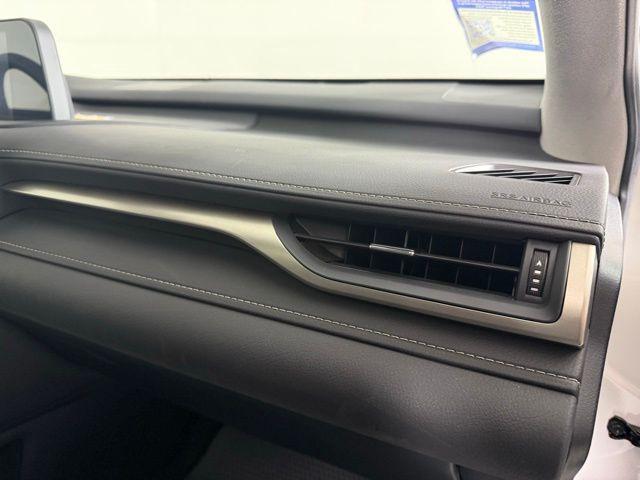 Photo of 2022 Eminent White Pearl Lexus RX 350