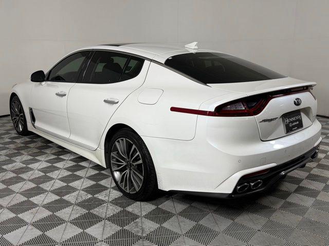 Photo of 2018 Snow White Pearl Kia Stinger