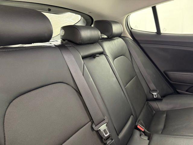 Photo of 2018 Snow White Pearl Kia Stinger
