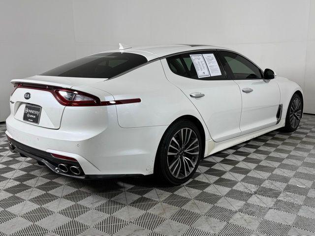 Photo of 2018 Snow White Pearl Kia Stinger
